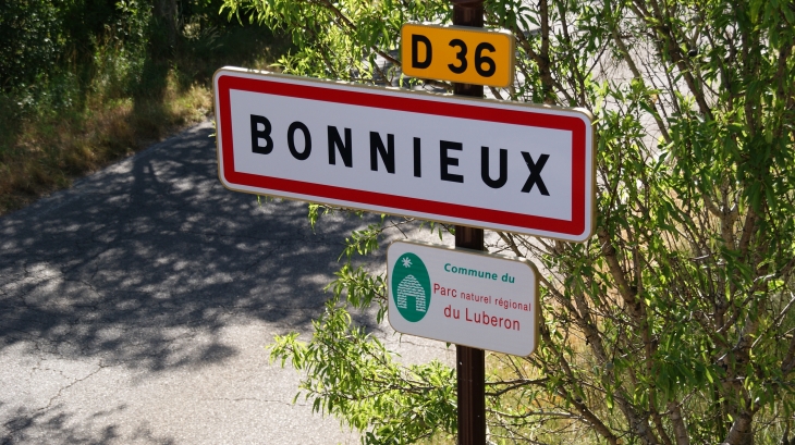  - Bonnieux