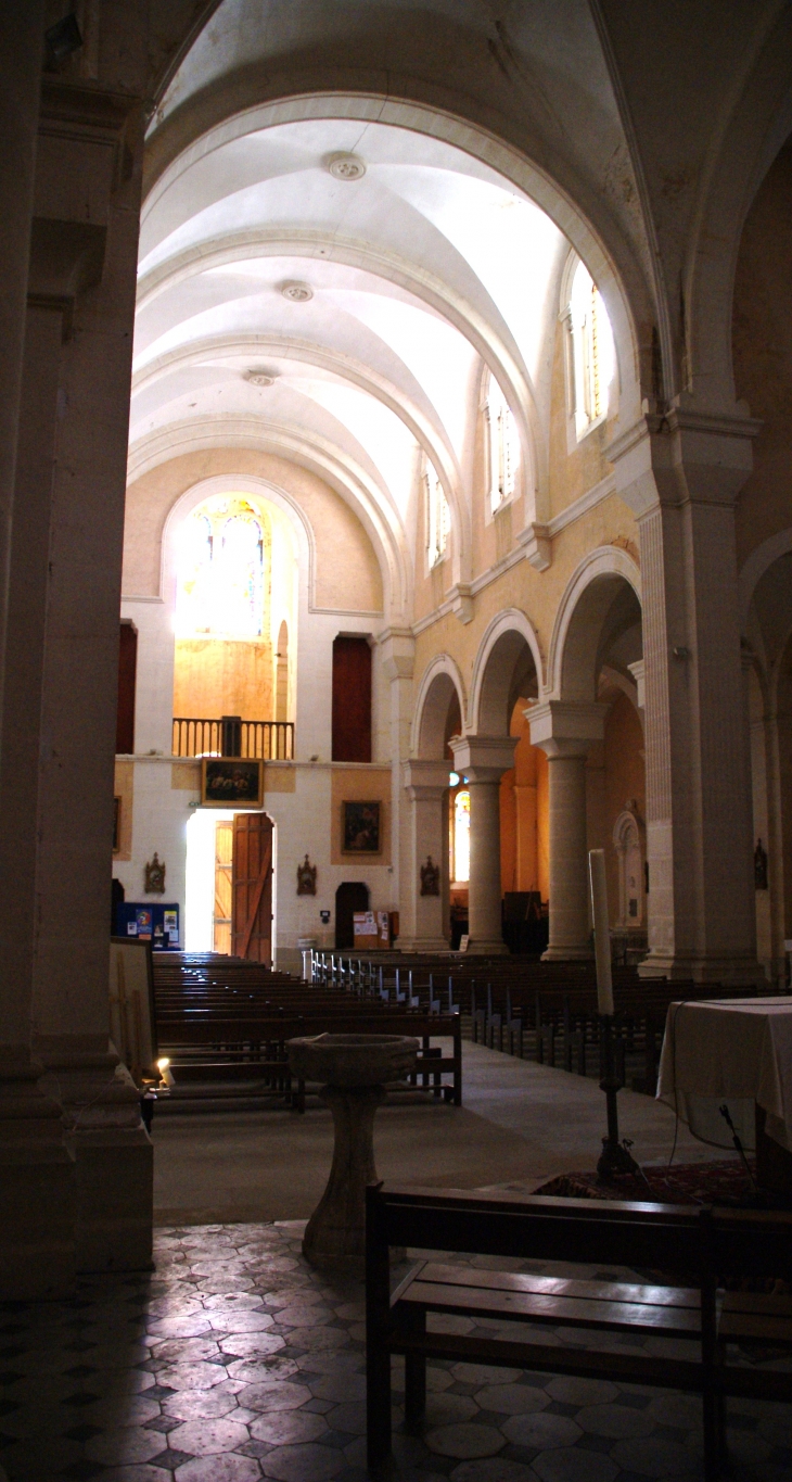   :église Neuve ( 1870 ) - Bonnieux