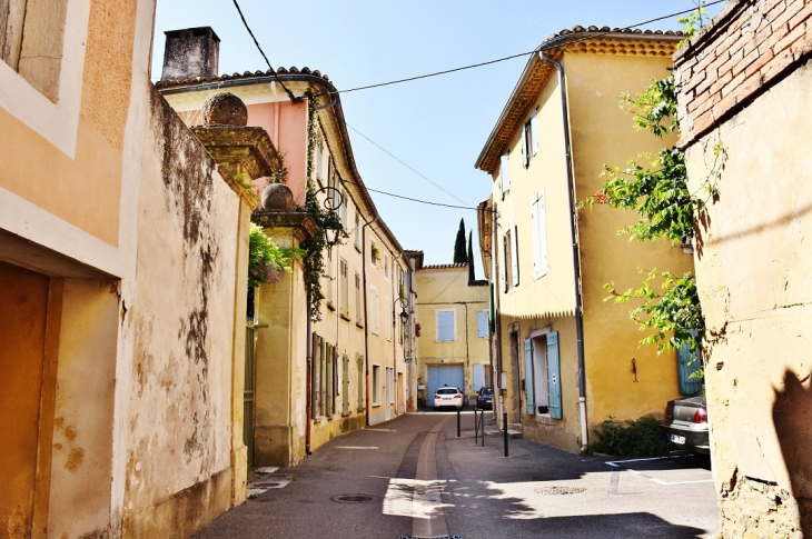 La Commune - Caderousse