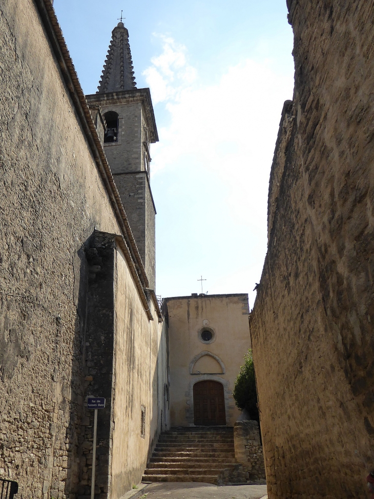 Le clocher de l'église et la chapelle des Pénitents Blancs - Caumont-sur-Durance