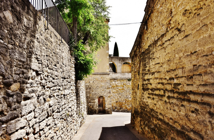 La Commune - Châteauneuf-de-Gadagne