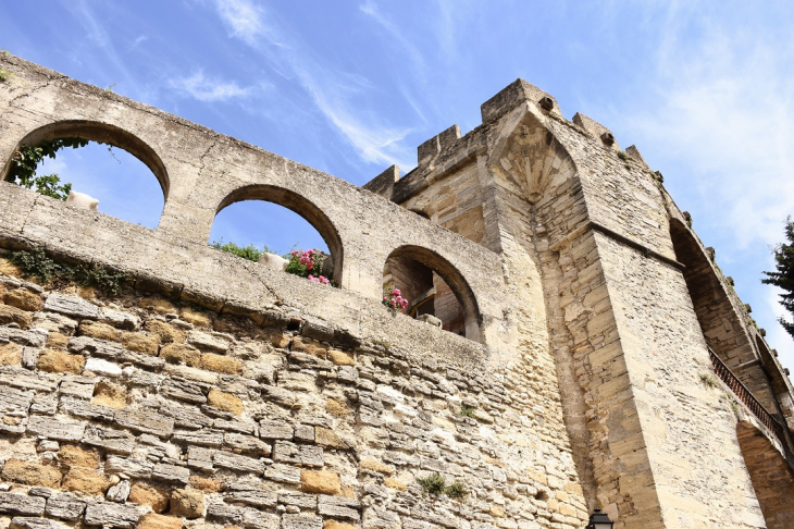 La Commune - Châteauneuf-de-Gadagne