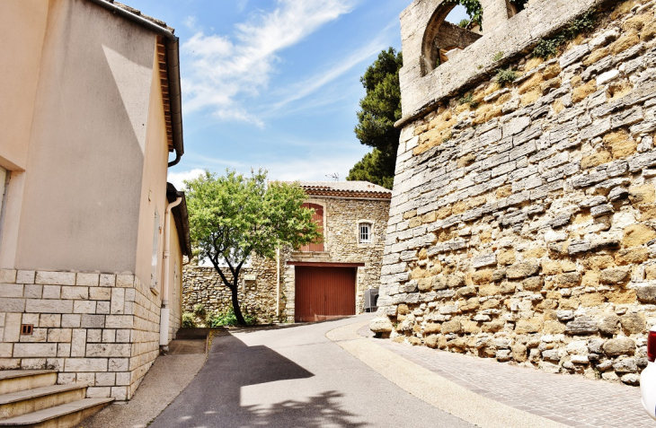 La Commune - Châteauneuf-de-Gadagne