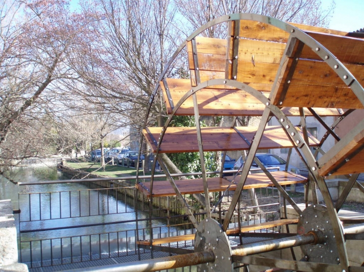 Nouvelle roue à Villevieille - L'Isle-sur-la-Sorgue