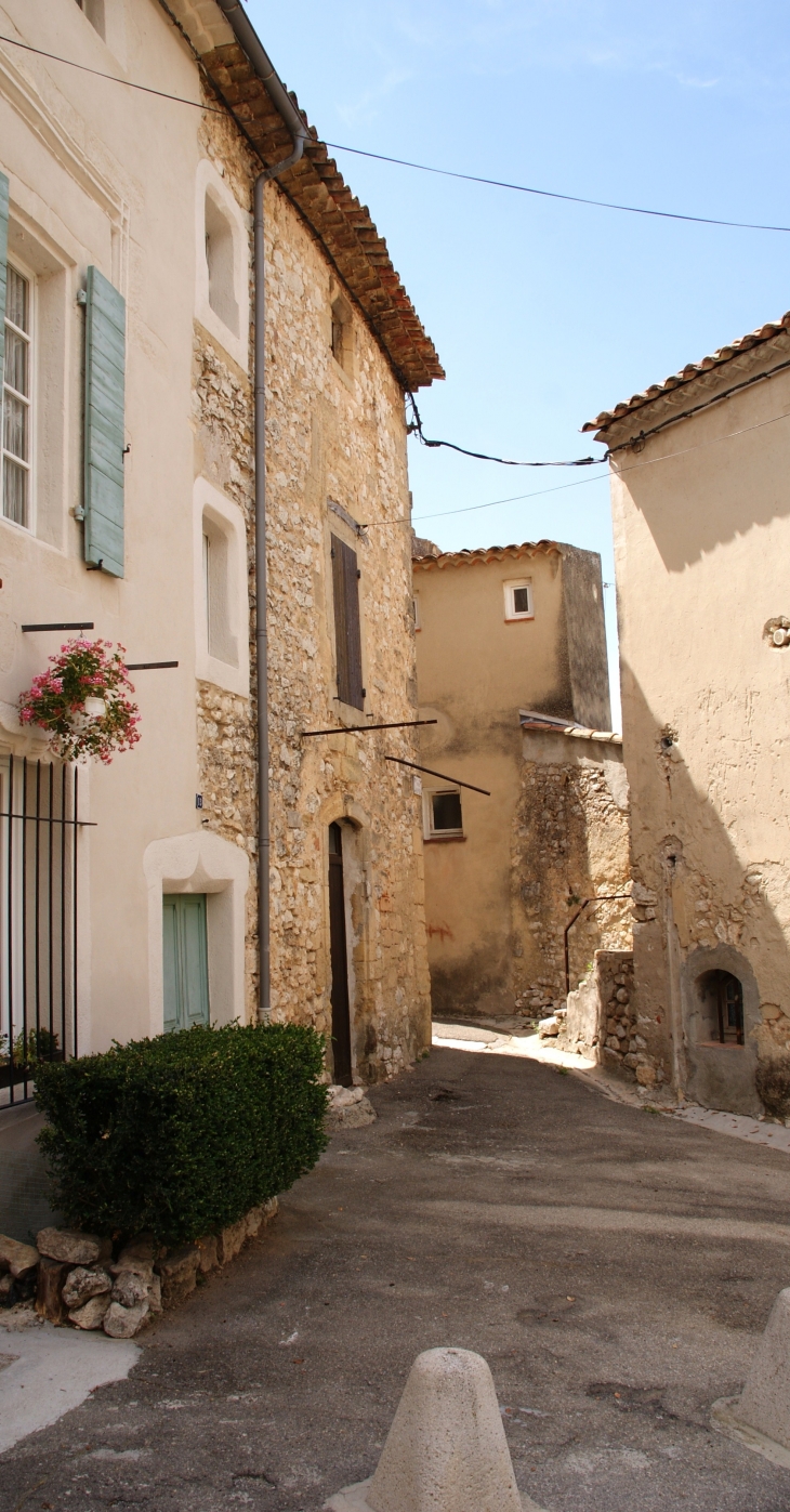 Photo à La Bastide-des-Jourdans (84240) : - La Bastide-des-Jourdans ...