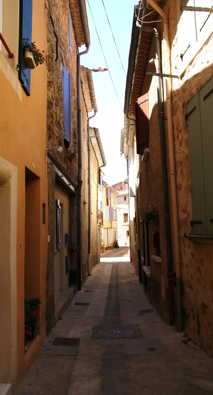  - La Tour-d'Aigues