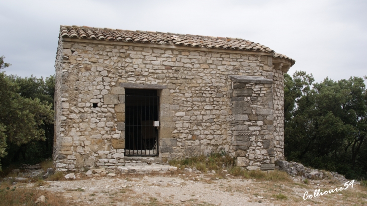 Monastére fortifié de Thouzon commune de Le Thor