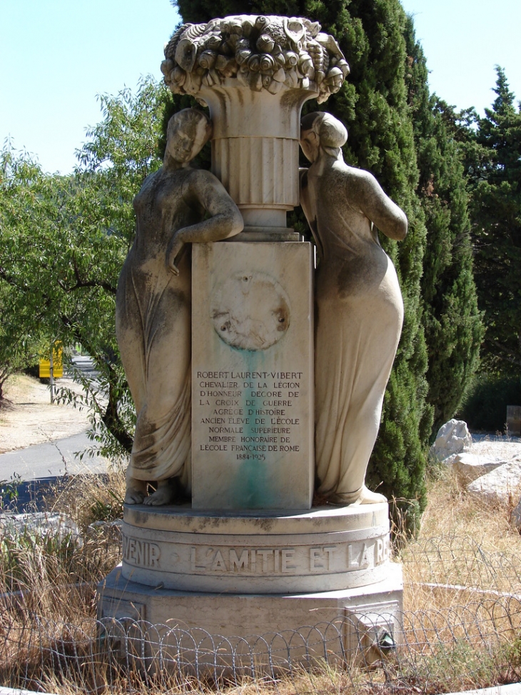 Monument élévé à la mémoire de Robert Laurent-Vibert - Lourmarin