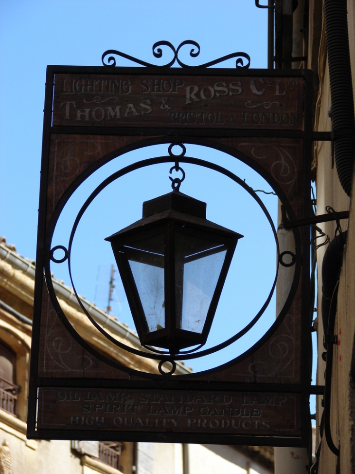 Les belles enseignes - Lourmarin