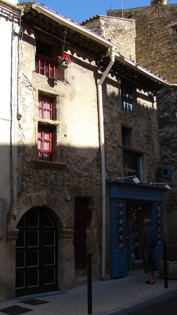 Dans les rues du Village - Lourmarin