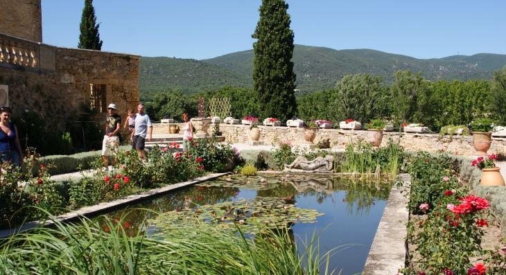  :Château de Lourmarin 15 Em Siècle