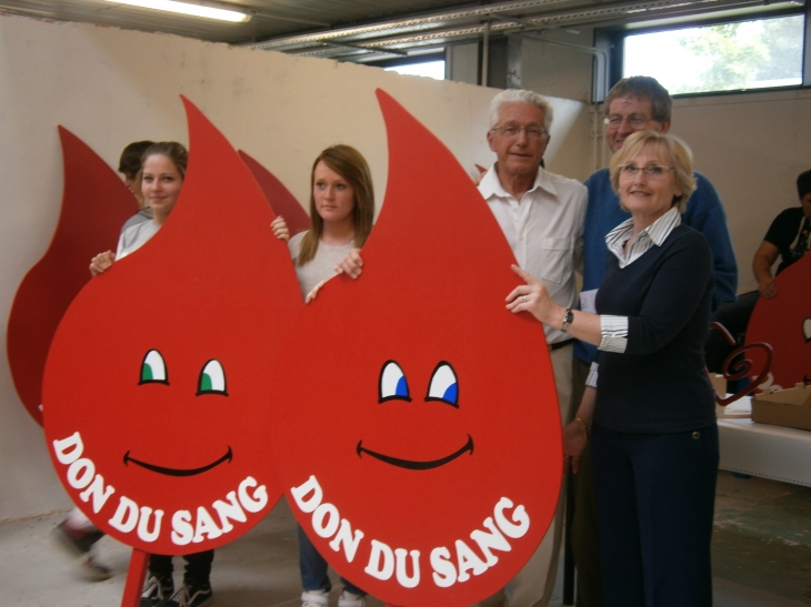 LES JEUNES NOUS AIDENT POUR LE DON DE SANG - Lourmarin