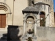 Photo suivante de Lourmarin La Fontaine (devant l'Eglise)