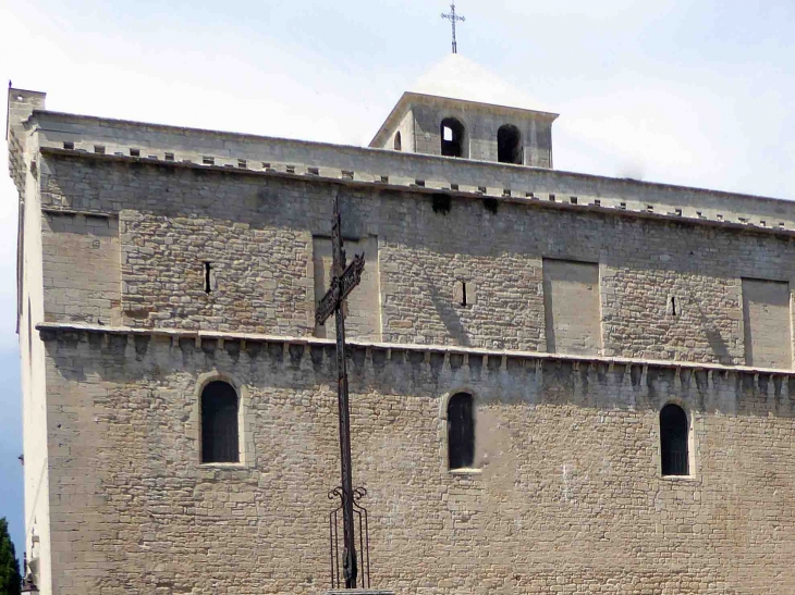 L'église fortifiée - Malaucène