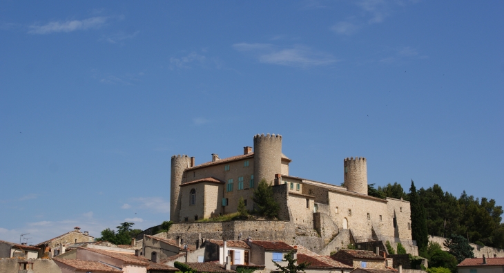 Photo à Mirabeau (84120)  .Château Mirabeau 16 Em Siècle, 144352