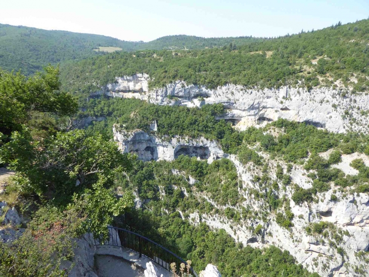 Les gorges de la Nesque : belvédère de Castelleras - Monieux