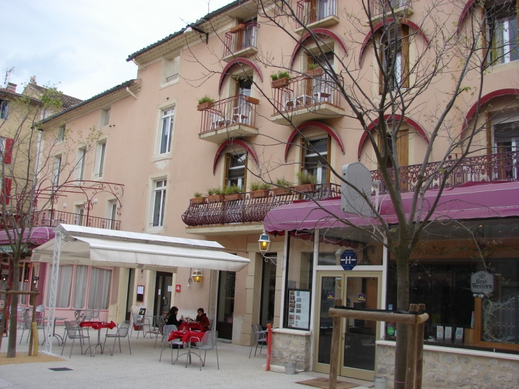 L'Hôtel Arène - Orange