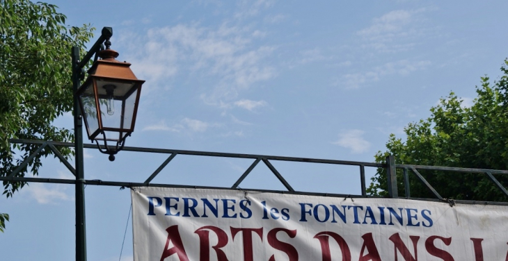  - Pernes-les-Fontaines