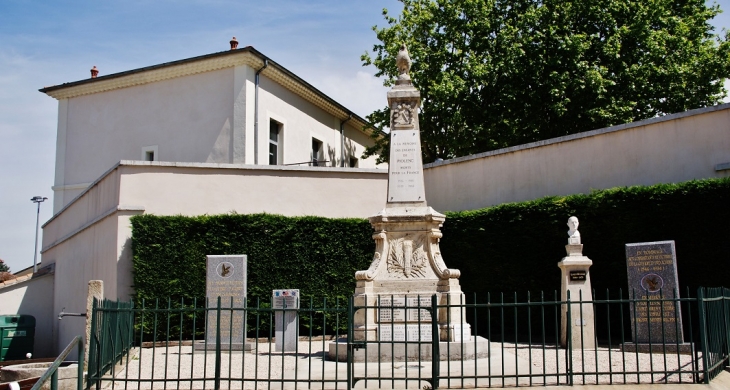 Monument aux Morts - Piolenc