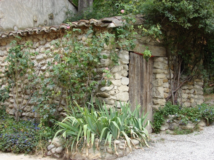 Dans les rues du Village - Rasteau