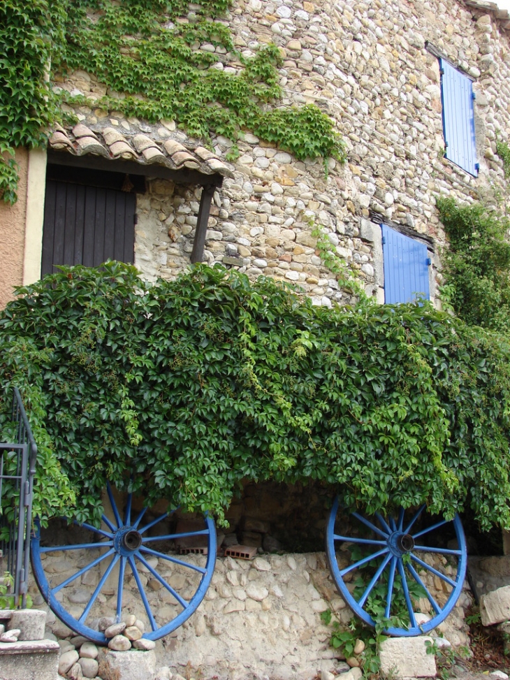 Dans les rues du Village - Rasteau