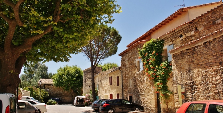 Le Village - Richerenches