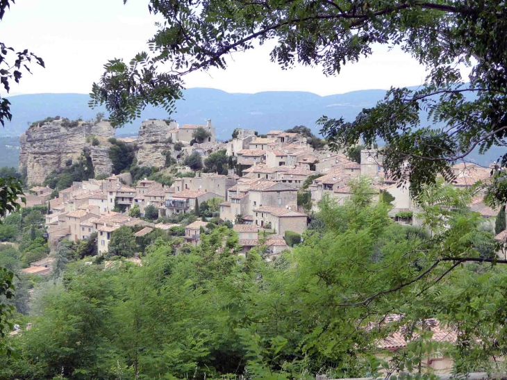 Le village sur son rocher - Saignon