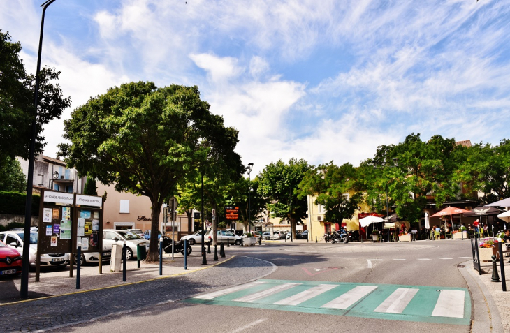 La Commune - Saint-Saturnin-lès-Avignon