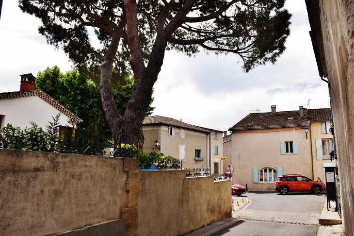 La Commune - Saint-Saturnin-lès-Avignon