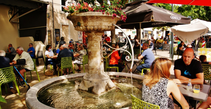 Fontaine - Saint-Saturnin-lès-Avignon