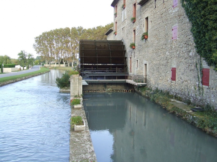 Le Moulin St Pierre - Taillades