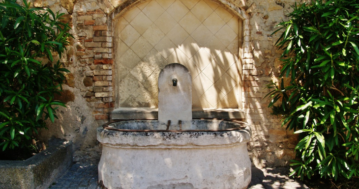 Fontaine - Vedène