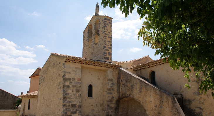 :  église Saint-Etienne 13 Em Siècle - Vitrolles-en-Lubéron