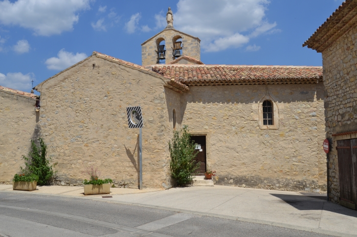 :  église Saint-Etienne 13 Em Siècle - Vitrolles-en-Lubéron