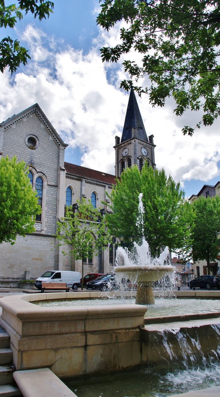 Fontaine et L'église - Ambérieu-en-Bugey