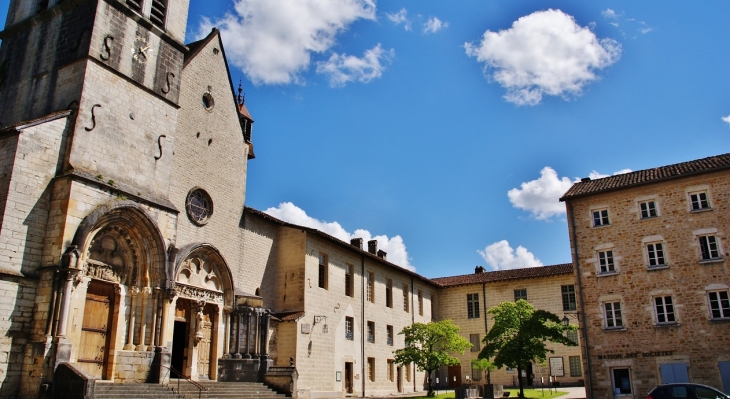 /*Abbaye d'Ambronay 12 Em Siècle