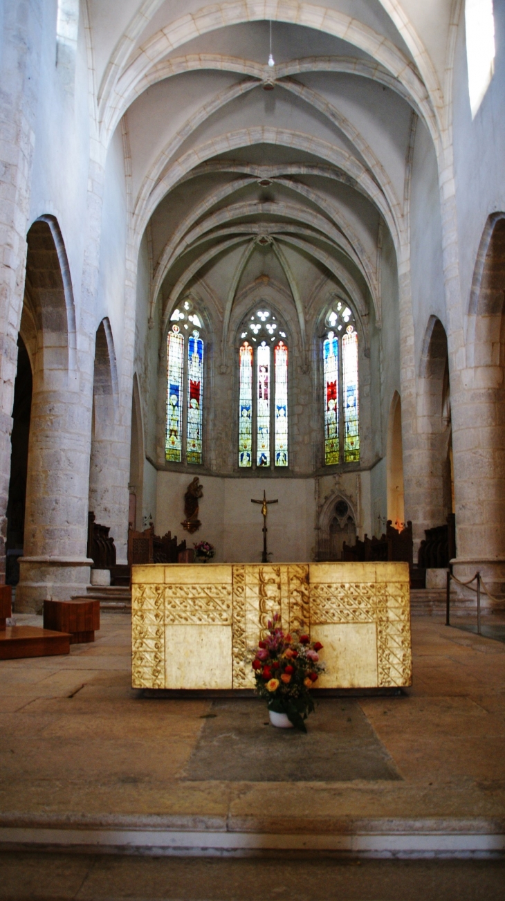 /*Abbaye d'Ambronay 12 Em Siècle