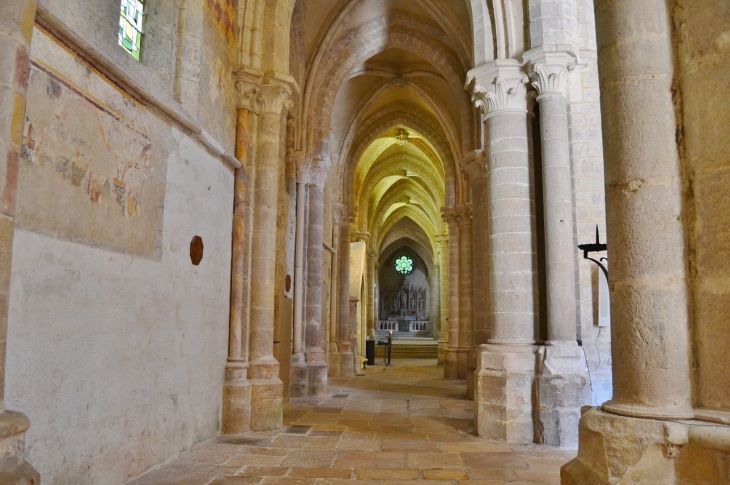 /*Abbaye d'Ambronay 12 Em Siècle