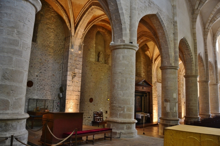 /*Abbaye d'Ambronay 12 Em Siècle