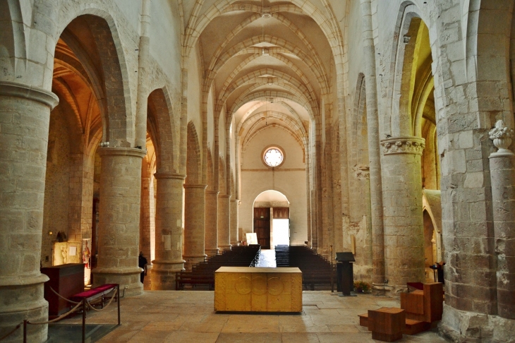 /*Abbaye d'Ambronay 12 Em Siècle