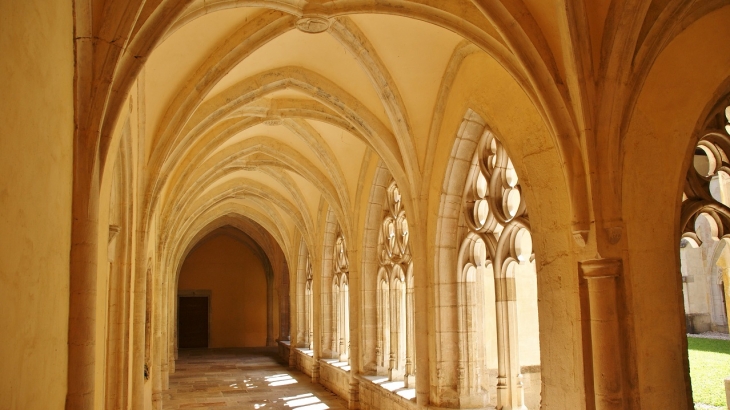 Cloître de l'Abbaye d'Ambronay