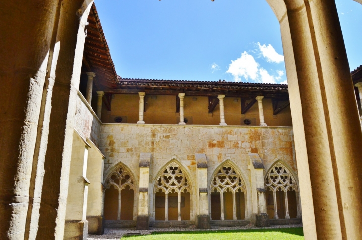 Cloître de l'Abbaye d'Ambronay