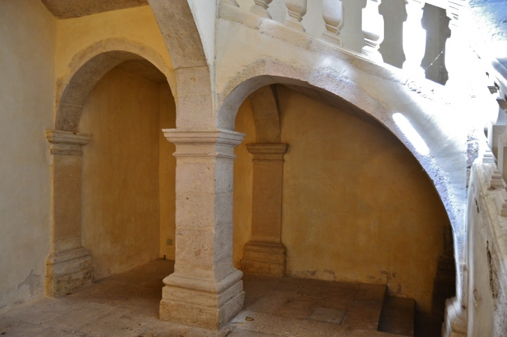 Escalier Monumental du Clôitre - Ambronay