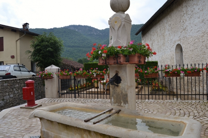 Fontaine - Bolozon