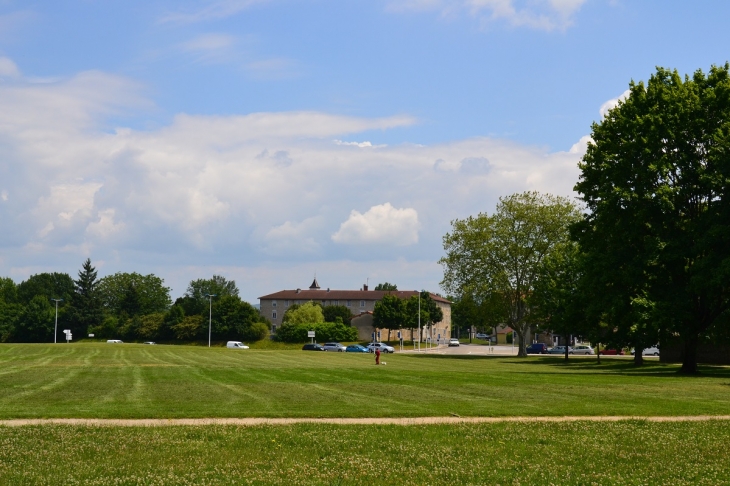  - Bourg-en-Bresse