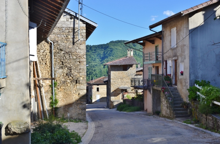  - Boyeux-Saint-Jérôme