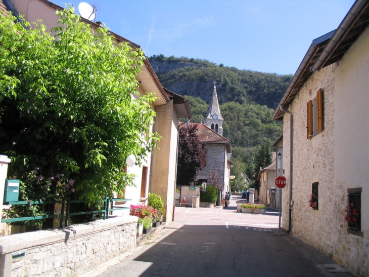 Depuis la rue du vieux four à Brégnier - Brégnier-Cordon