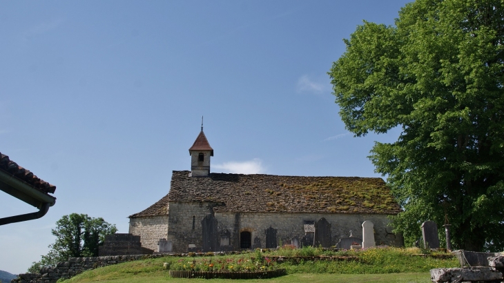 Etables commune de Ceignes (  L'église )