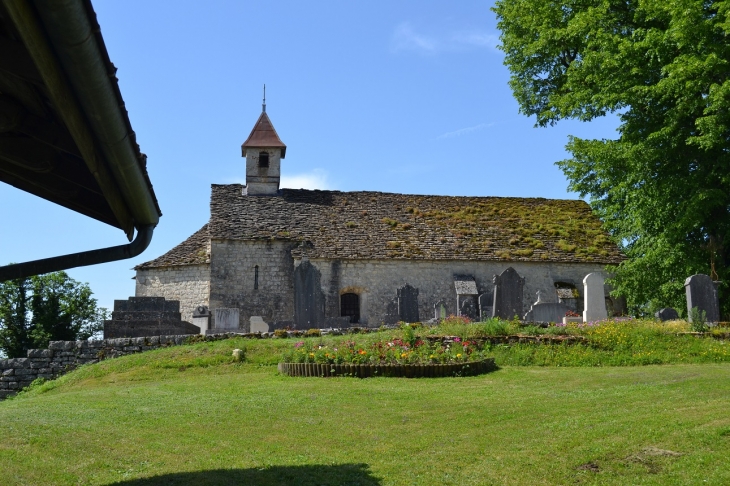 Etables commune de Ceignes (  L'église )