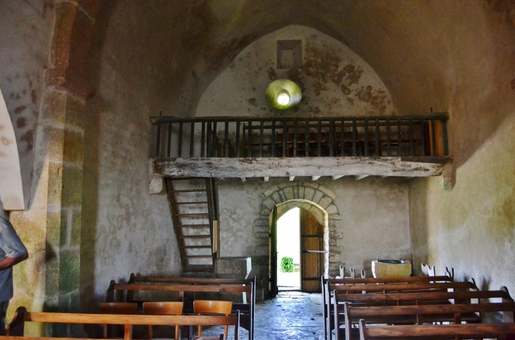 Etables commune de Ceignes (  L'église )